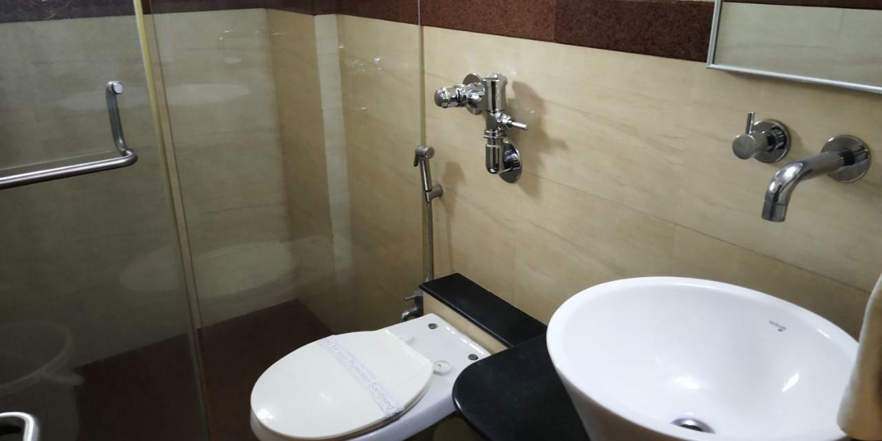 פונה Matrix Inn מראה חיצוני תמונה