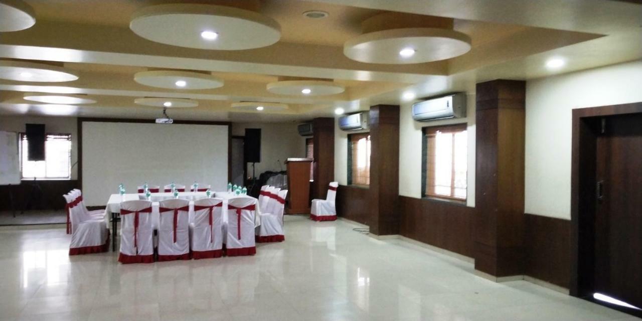 פונה Matrix Inn מראה חיצוני תמונה