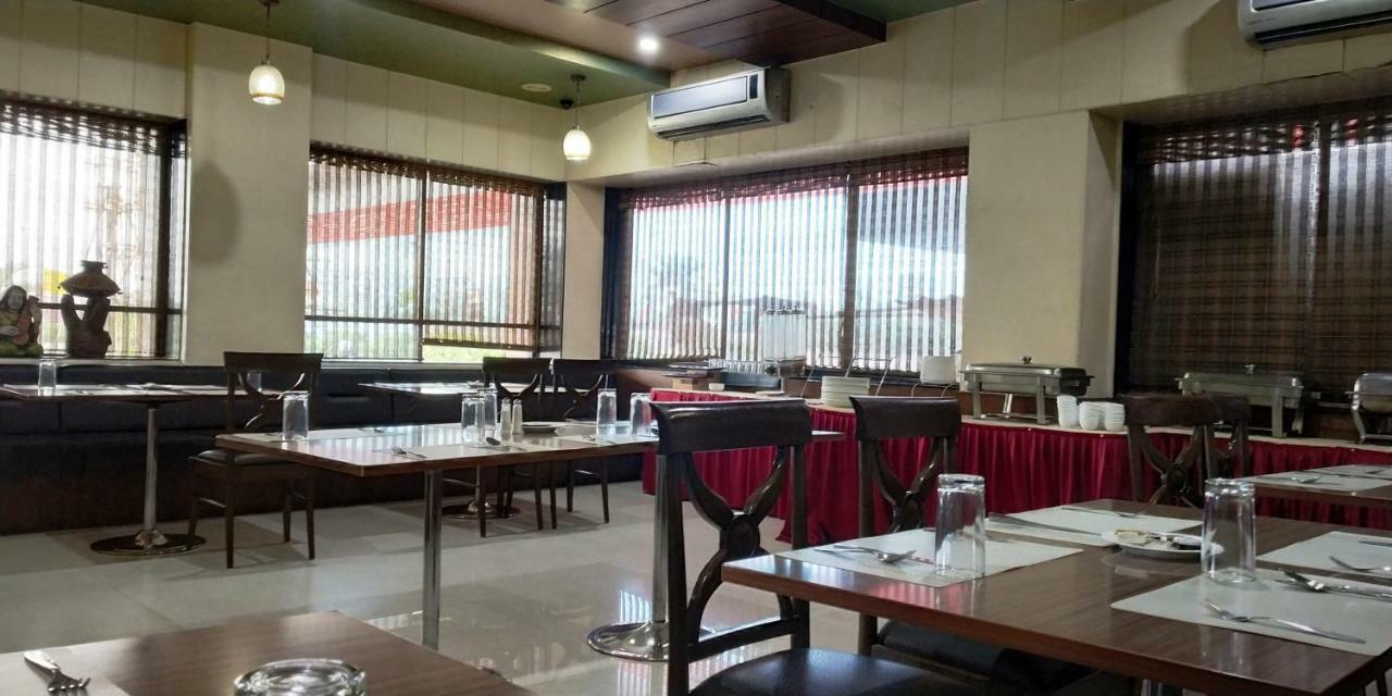 פונה Matrix Inn מראה חיצוני תמונה